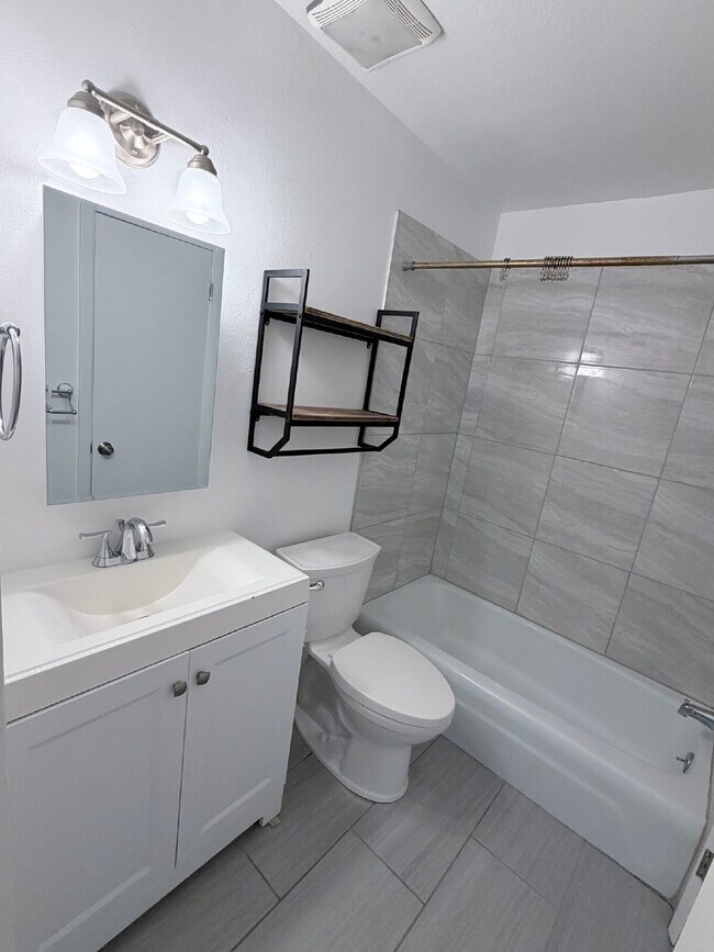 Building Photo - 5155 Santa Clara Pl