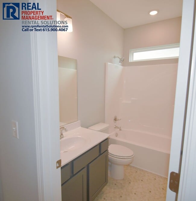 Building Photo - 1142 Bluecreek Cir