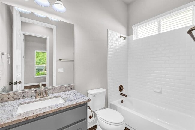 Building Photo - 6716 Vitruvius Dr