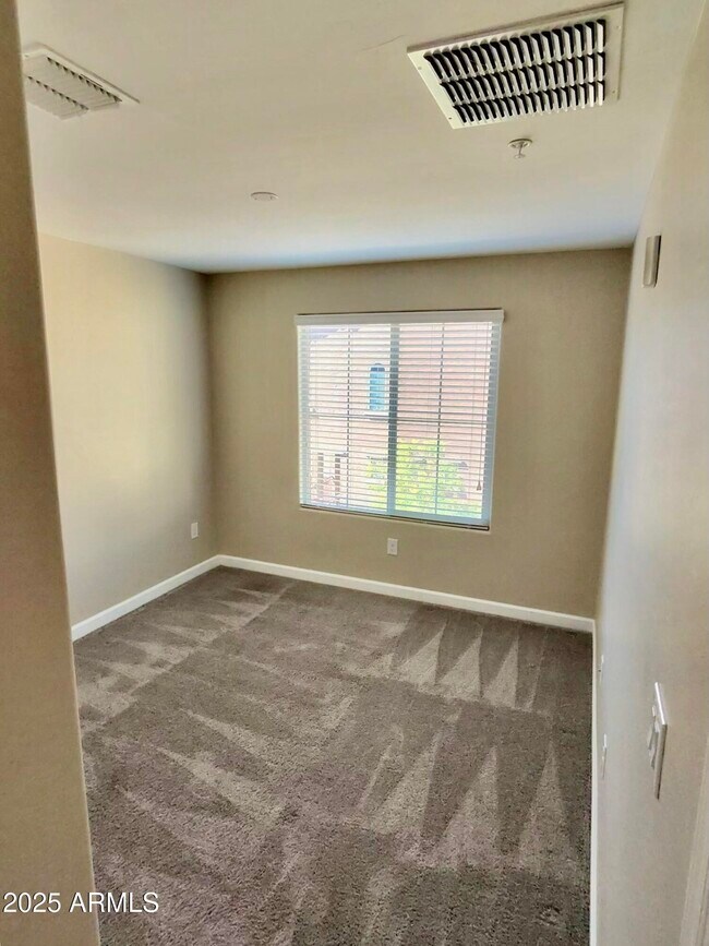 Building Photo - 240 W Juniper Ave