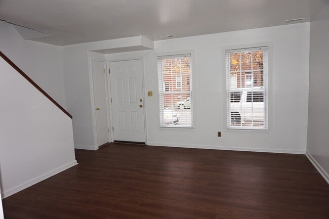 Building Photo - Charming 3 Bedroom/1 Bathroom Townhome in East Baltimore, MD!