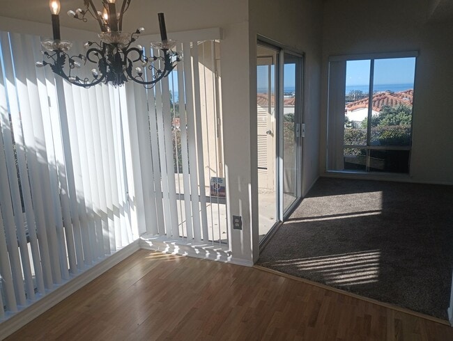 Building Photo - Charming 2BD/2BA Condo w/ Ocean Views - Solana Beach