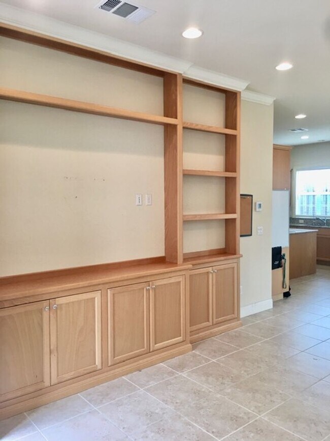 Building Photo - Terrific 4 bed 3.5 Home in Wonderful San Ramon! Great Schools, Shopping, Restaurants!
