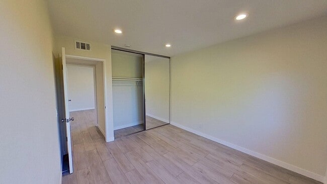 Building Photo - 25621 Califia Dr