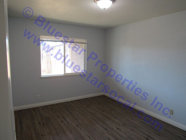 Building Photo - 12652K
