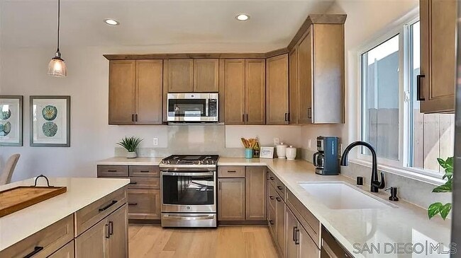 Building Photo - 5051 Savannah St