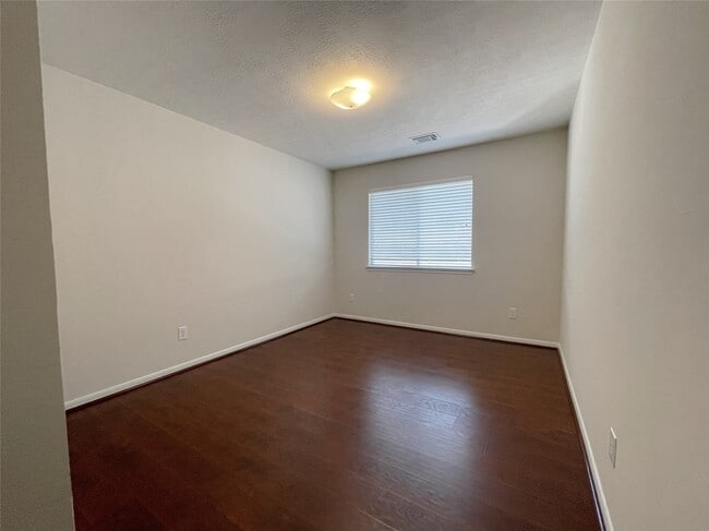 Building Photo - 2126 Winding Hollow Dr