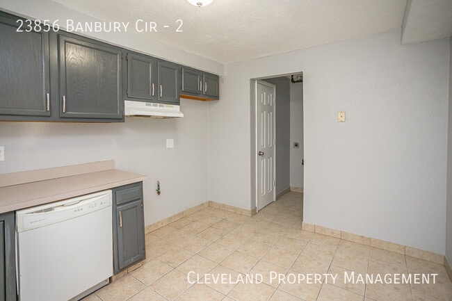Building Photo - Updated 3 Bedroom Banbury Condo