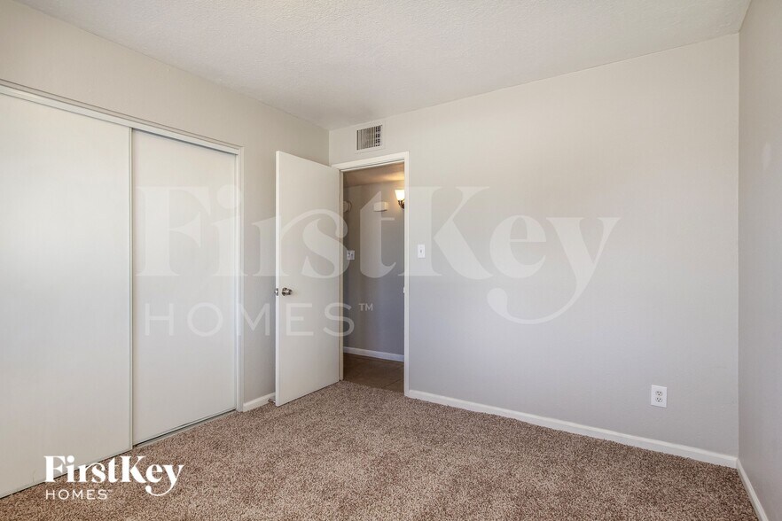 Building Photo - 8707 N 41st Ave
