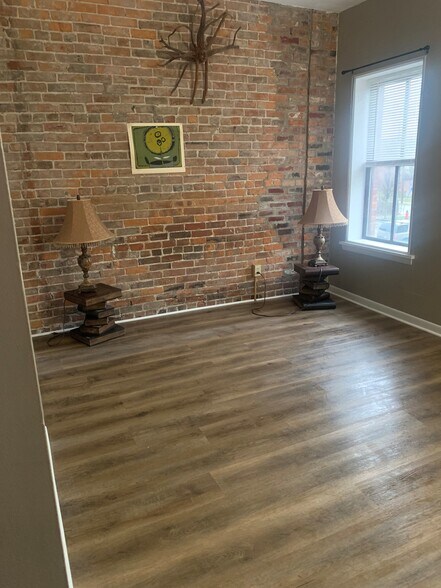 Building Photo - 65 Whitney Pl