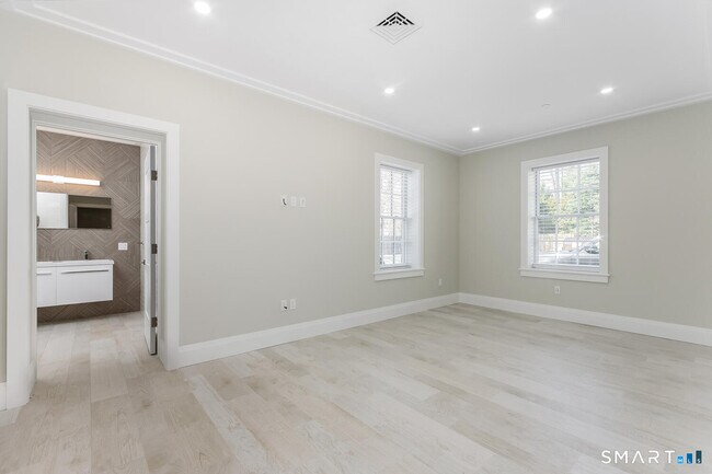 Building Photo - 1990 Bronson Rd