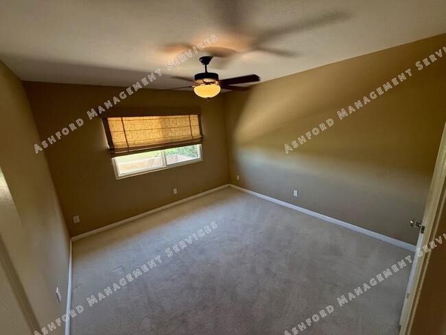 Building Photo - Elegant McCormick Ranch Home with Stunning...