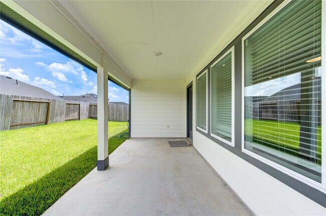 Building Photo - 30026 Gallatin River Ln