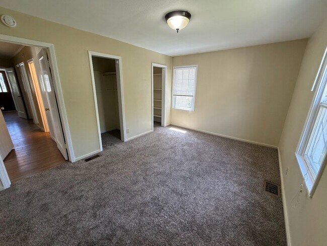 Building Photo - 515 N Meridian St
