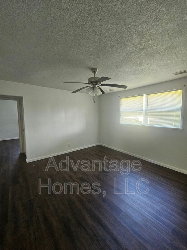 Building Photo - 746 N 70th St
