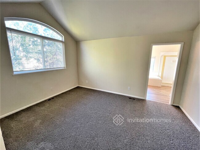 Building Photo - 839 E 133rd Ave