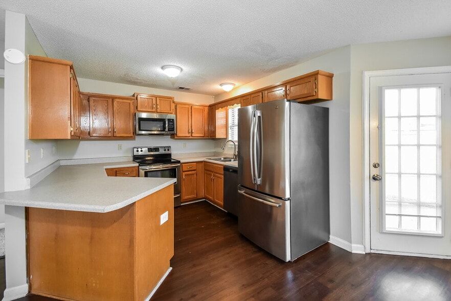Building Photo - 7457 Lee Ann Dr