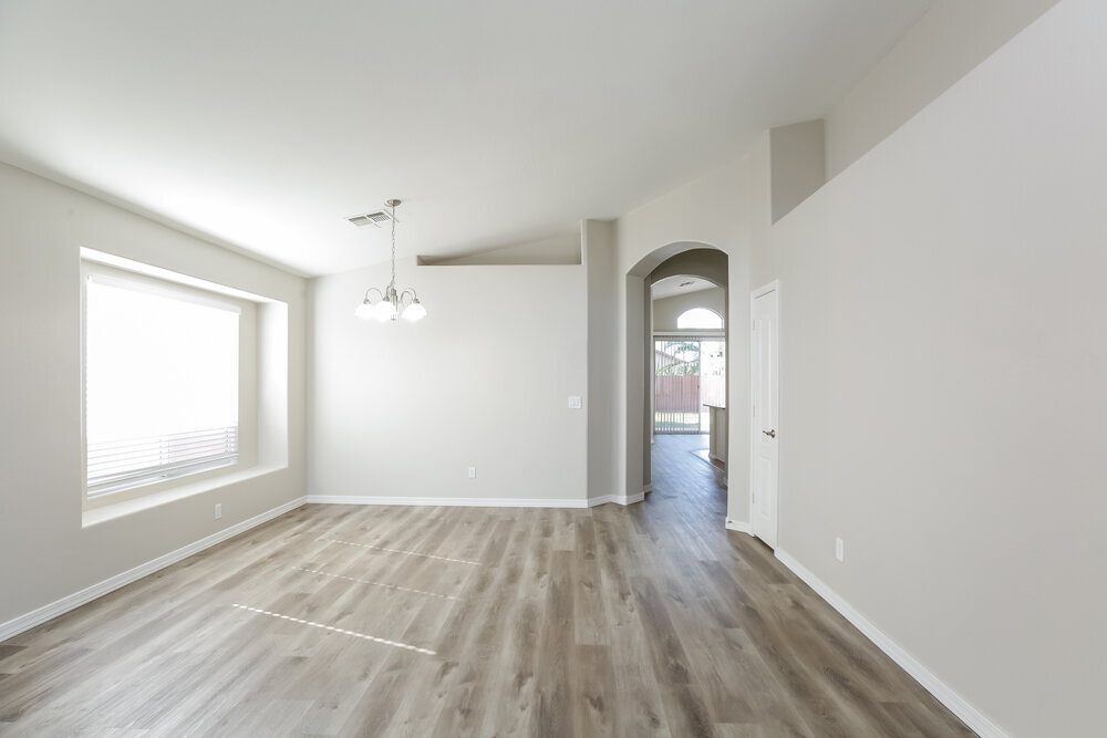 Building Photo - 1105 E Blackhawk Dr