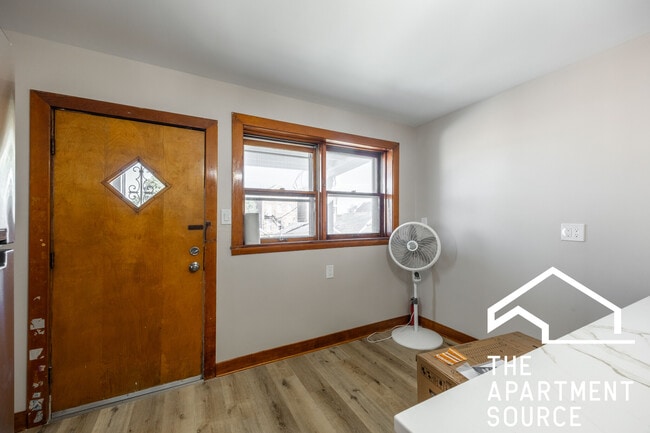 Building Photo - 2040 W Cullerton St