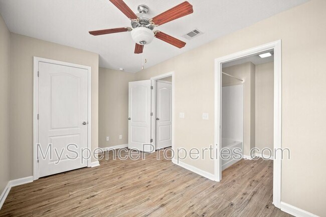 Building Photo - Arbor Lake Drive - 820