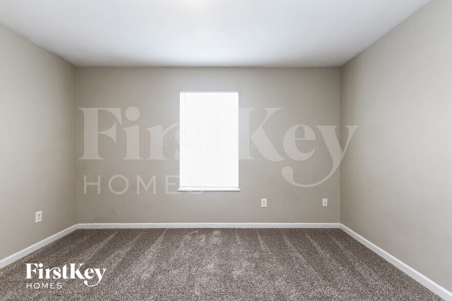 Building Photo - 2634 Lullwater Ln