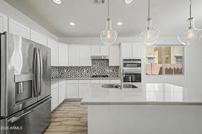 Building Photo - 1575 W Marlin Dr