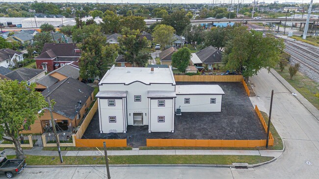 Building Photo - 6608 Avenue O