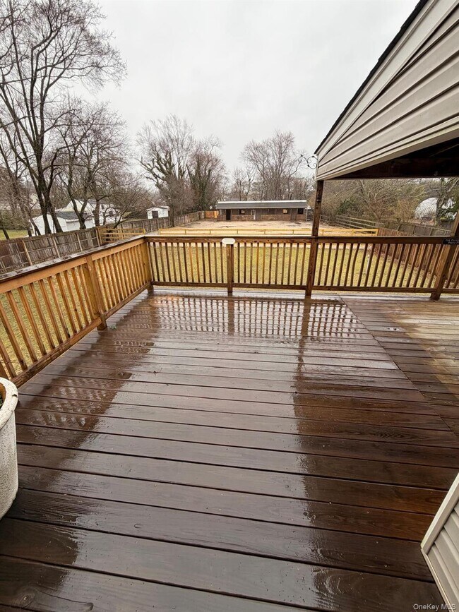 Building Photo - 740 Church St