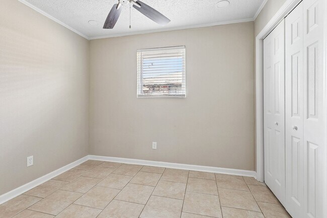 Building Photo - (OTR)2610-2612Dawso