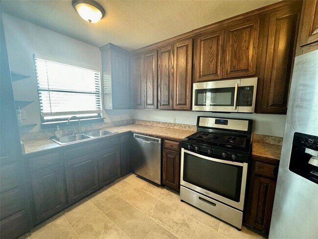 Building Photo - 3800 Tower View Ct