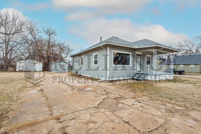 Building Photo - 2101 S Water St