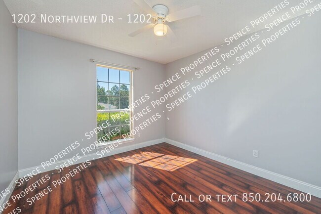 Building Photo - 1202 Northview Dr