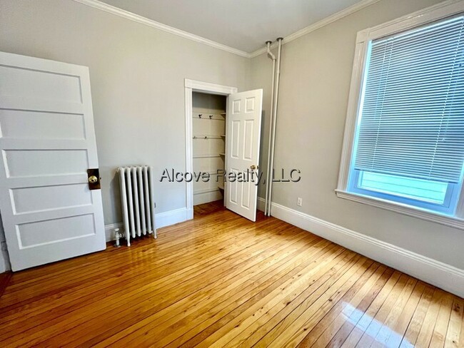 Building Photo - 13 Farragut Ave