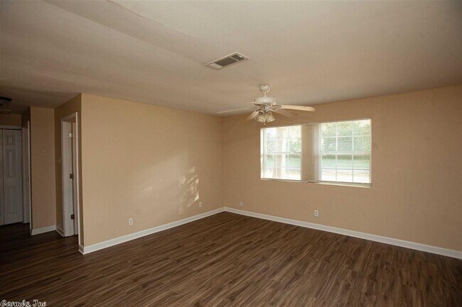 Building Photo - 106 Borroughs Rd
