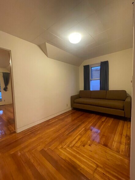 Building Photo - 10 Packard Ave