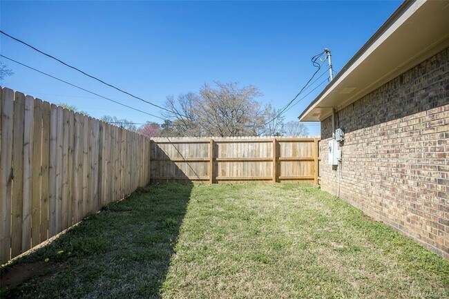 Building Photo - 110 Diane Dr