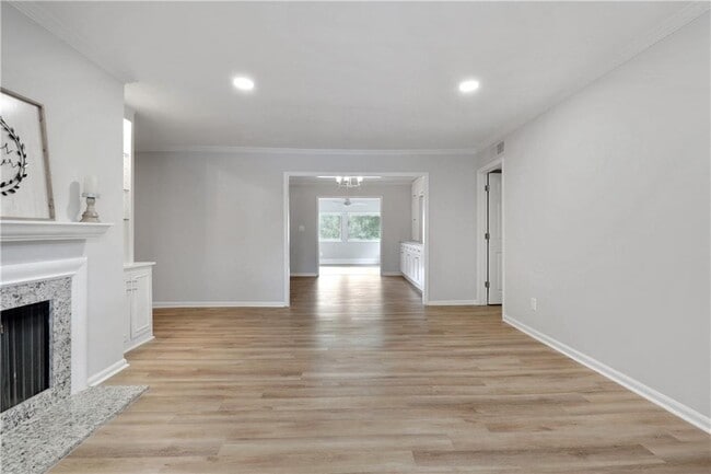 Building Photo - 60 Chaumont Square NW