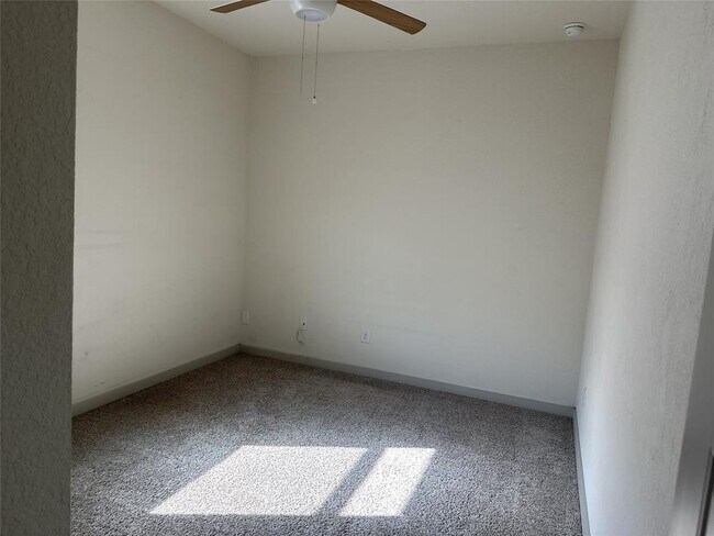 Building Photo - 241 Deserti Rd