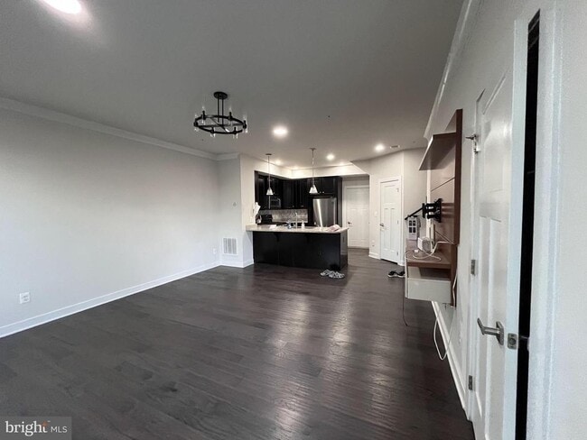 Building Photo - 42593 Burbank Terrace