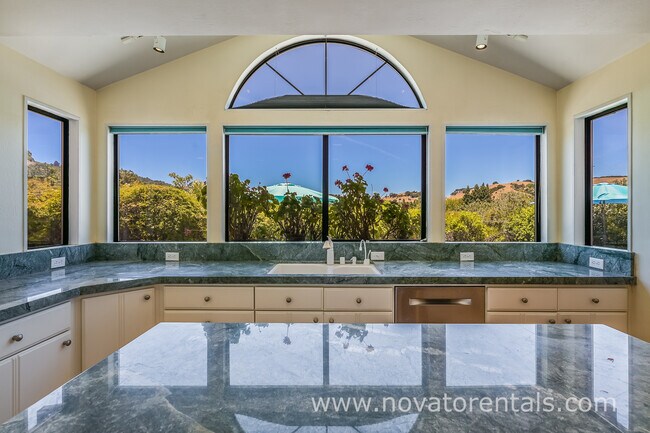Building Photo - 65 Santa Maria Dr