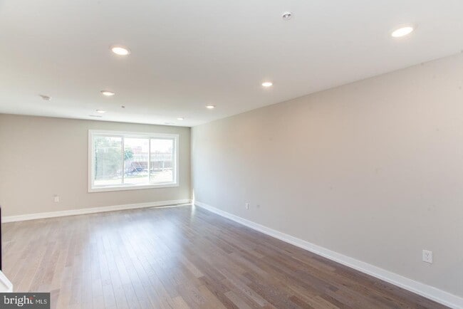 Building Photo - 1407 N 8th St