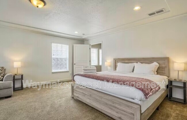 Building Photo - 10904 Cascading Spring Cir