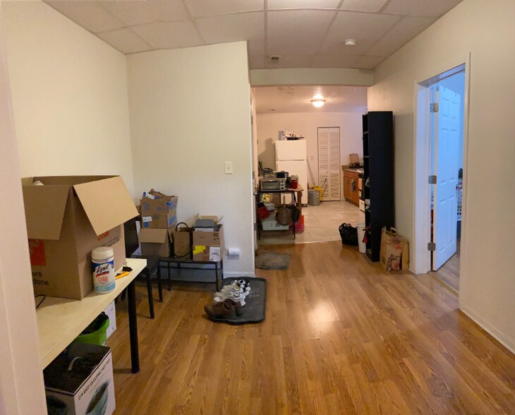 Building Photo - 254 W 31st St