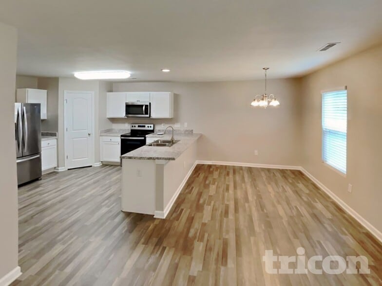 Building Photo - 1856 Northside Dr