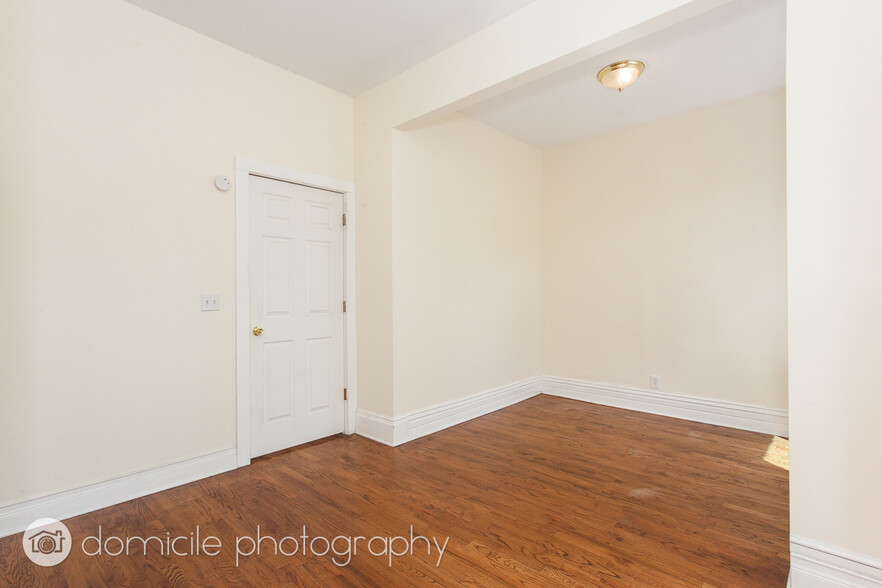 Building Photo - 1310 N Artesian Ave