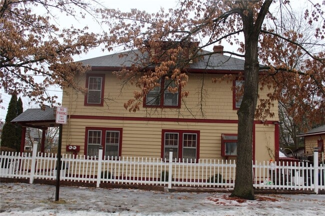 Building Photo - 610 Mitchell St