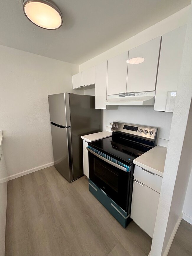Building Photo - AVAILABLE NOW | Fully Renovated One Bedroo...