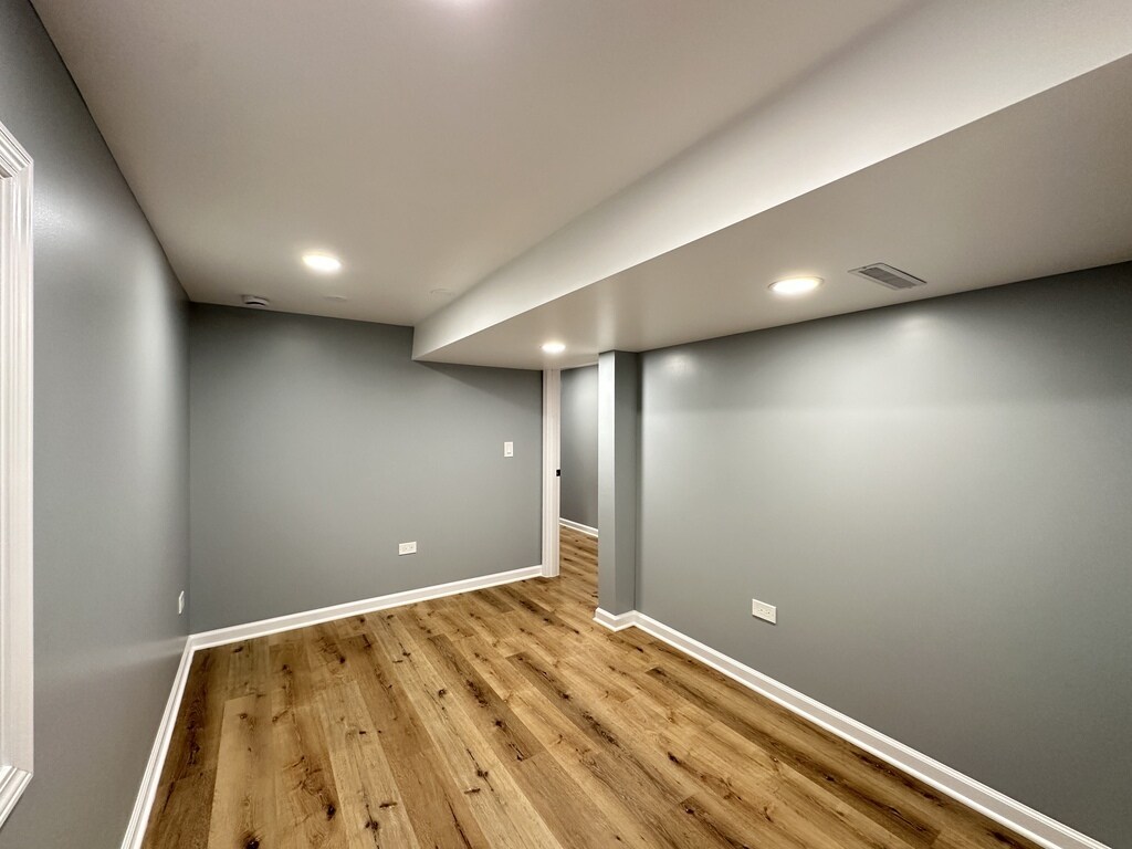 Building Photo - 2039 W 23rd St