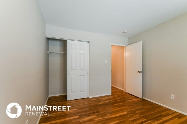 Building Photo - 1095 Cedar Pl