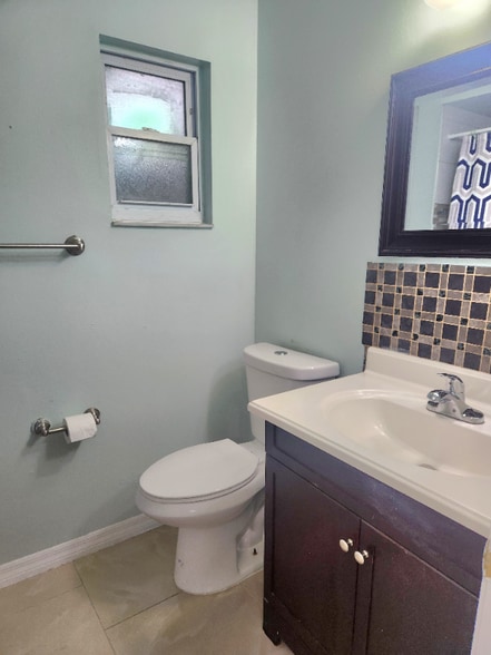 Building Photo - 111 Hermosillo Dr